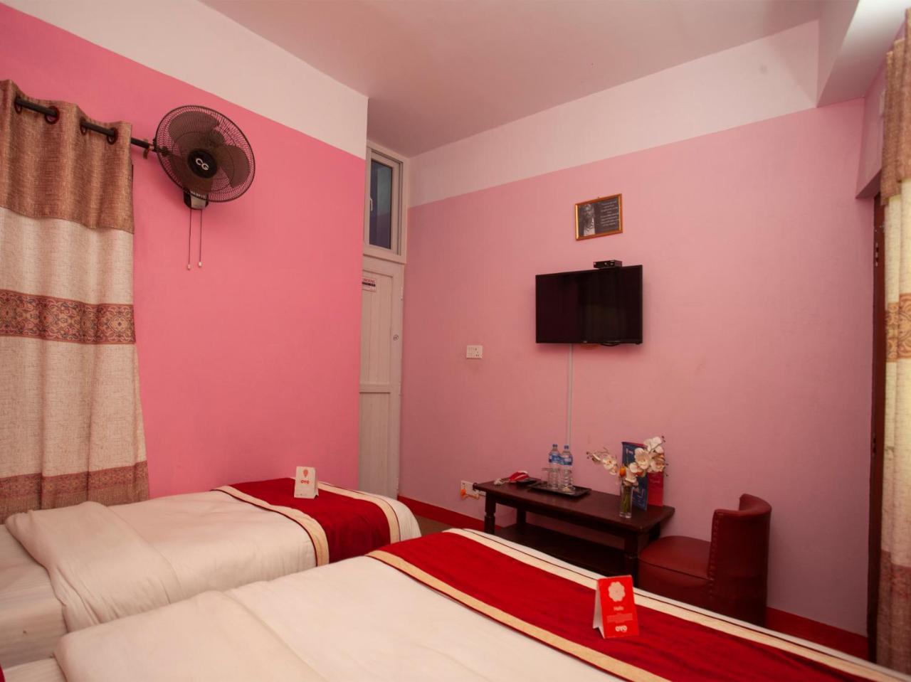 Oyo 195 Global Hotel And Resort Kathmandu Exterior photo